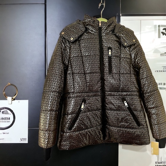 metallic finish repeat “MK” lettering, zip pockets snap-fastened hood - Picture 9 of 13